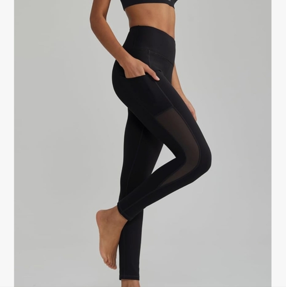 2 Pairs Of Leggings. Aerie Chill Play Move & Along Fit Side Pocket Tummy Control - Picture 5 of 10